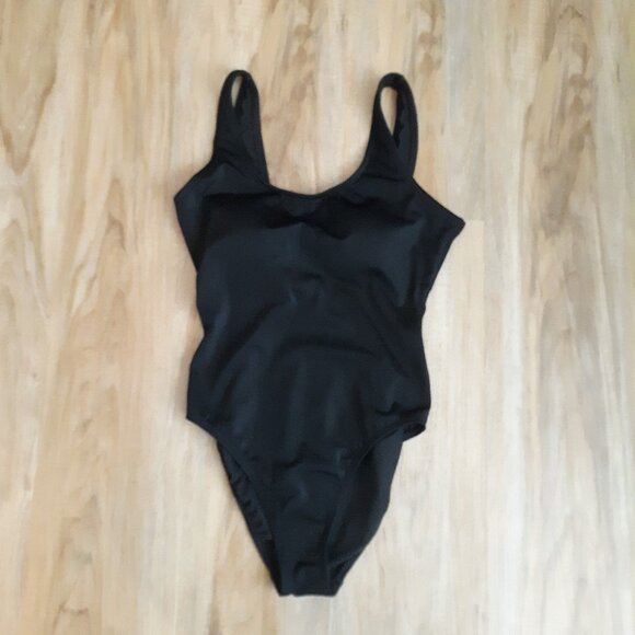 Catalina Black One Piece Swimsuit Padded Ribbed Knit Size Small 4-6 - Picture 2 of 4